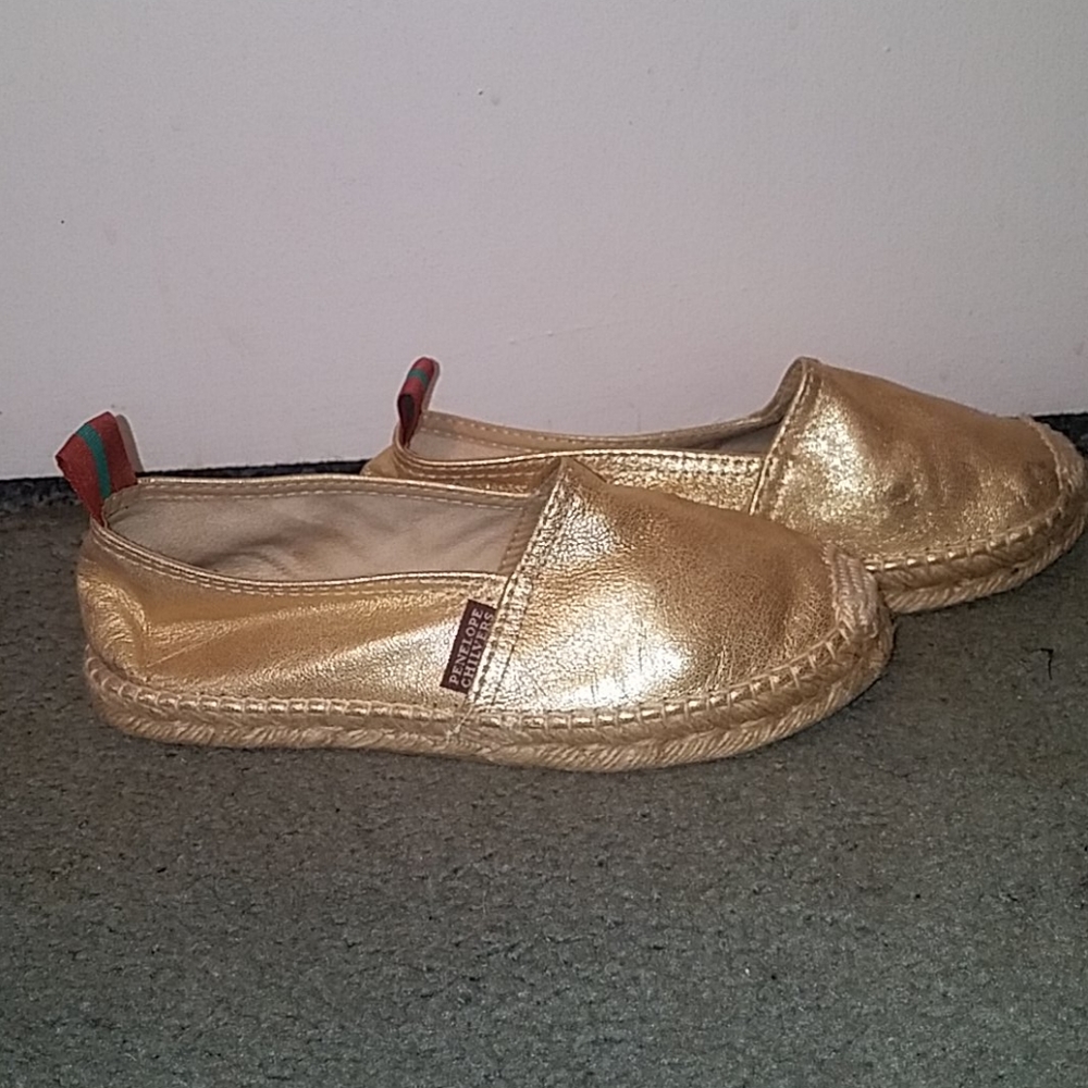 Shoes - Picture 2 of 5